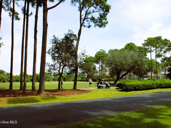 3739 Players Club Drive SE, Southport, NC 28461