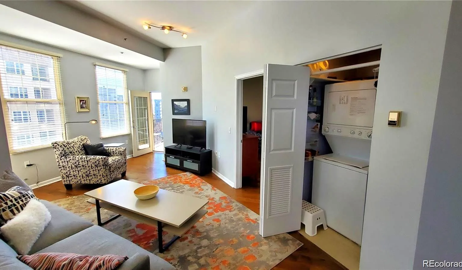Belvedere Tower Condos — Photo 4