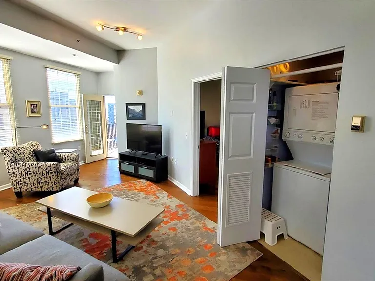 475 W 12th Ave #8H — Photo 4
