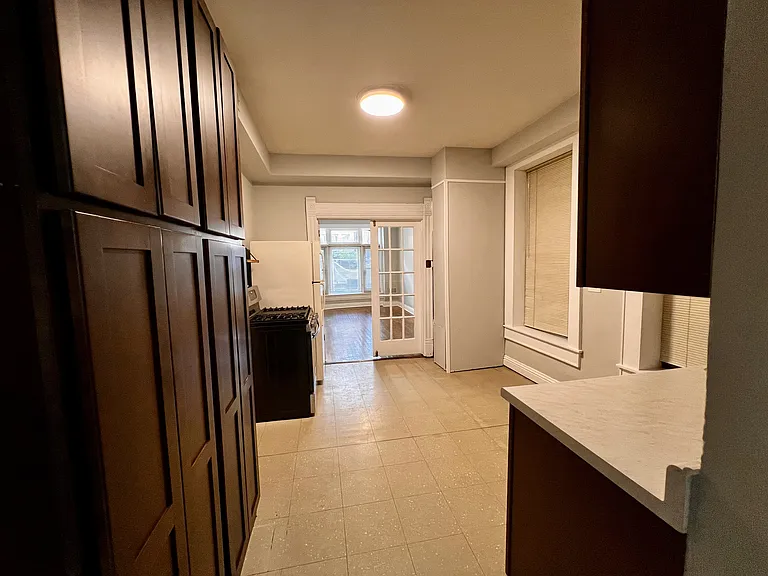 1811 W Cortland St #G-1 — Photo 11
