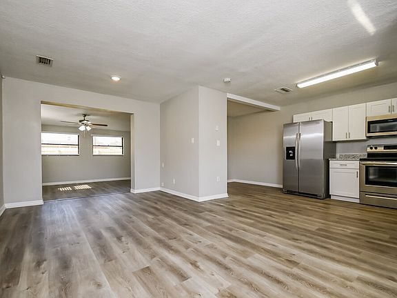 3rd image of 1827 Rotary Dr