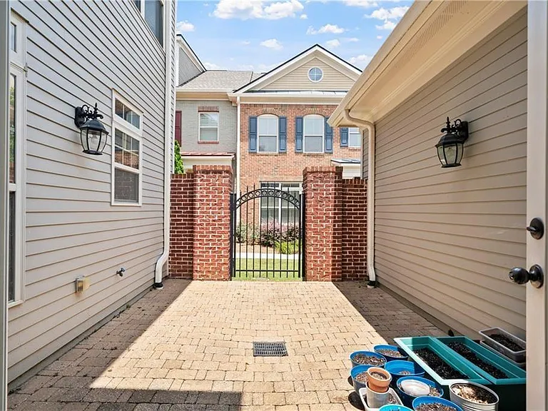 4989 Rosalie Rd — Photo 21