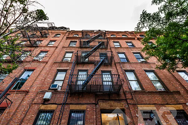 Rented by EXR | media 21