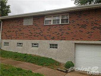 4th image of 7096 Winona Ave