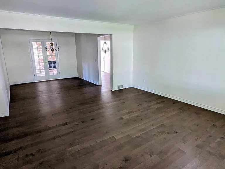 4676 Fairmont Dr — Photo 16