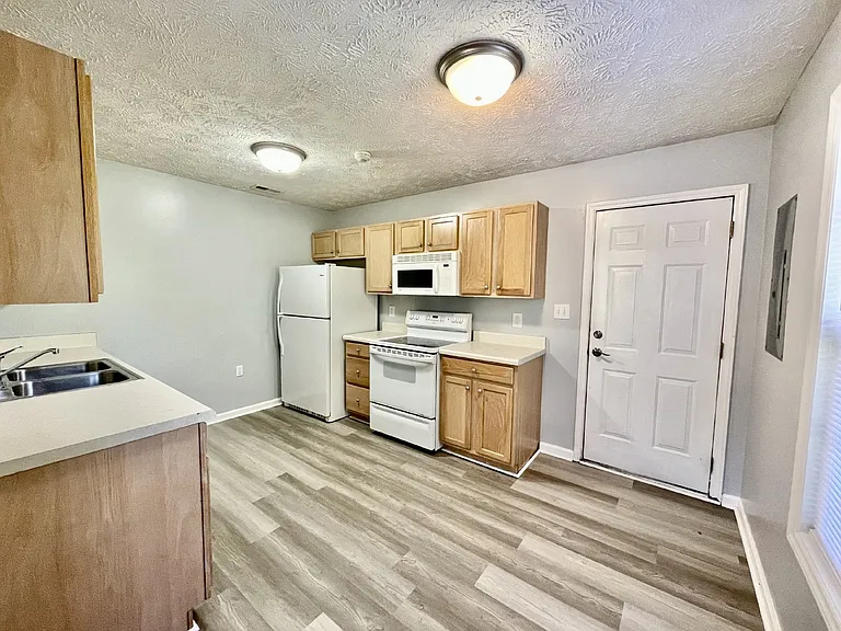 3721 Betts Dr #A — Photo 5