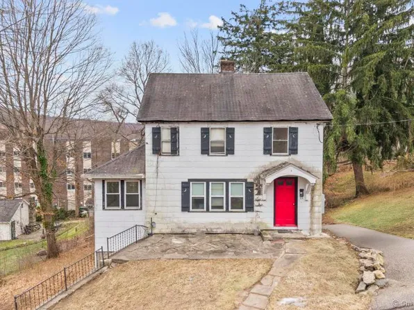 6 Maple Street, New Milford, CT 06776