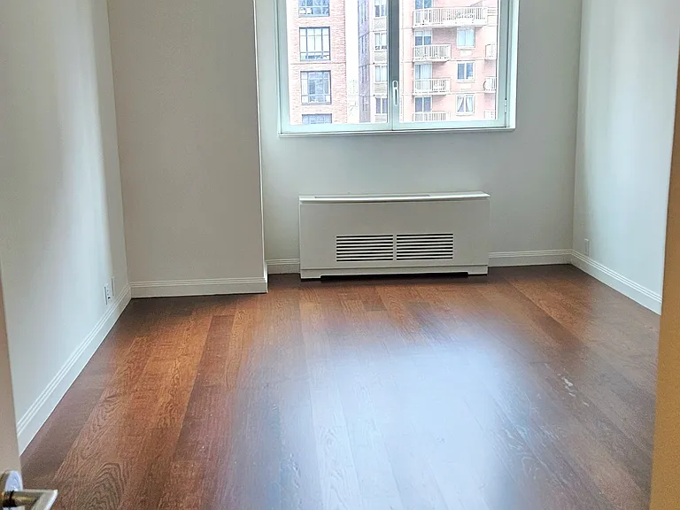 200 E 94th St #916 — Photo 7