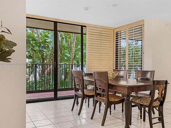 5th image of 1700 S Bayshore Ln APT 2A
