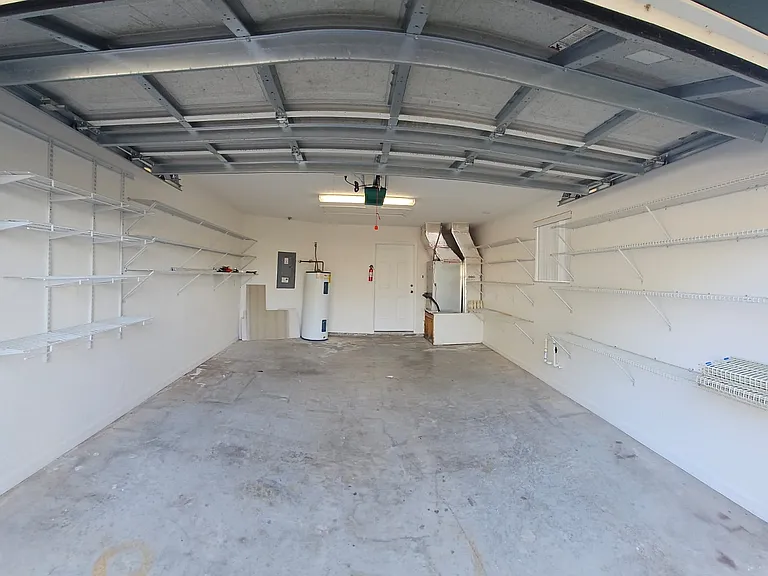 231 NE 28th Ave #101 — Photo 22