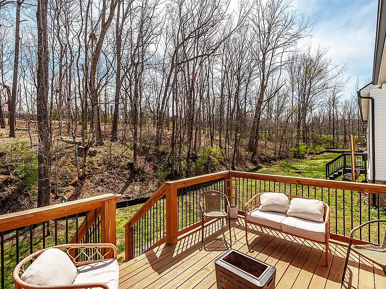 1074 Bear Branch Cir — Photo 16