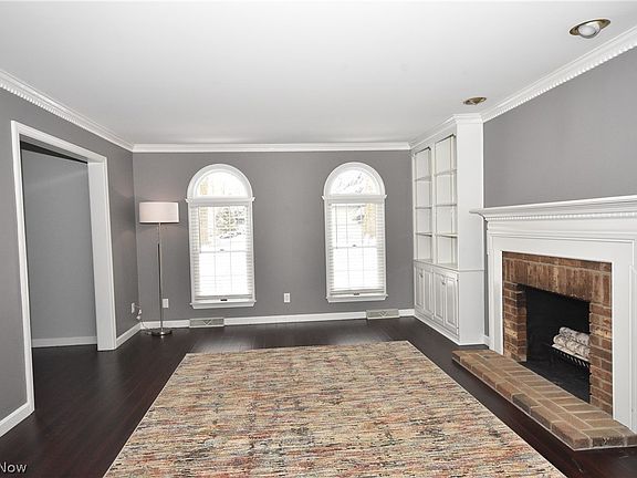 3rd image of 955 Eastward Cir