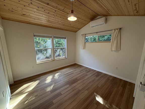 4th image of 4105 SW 165th Ave