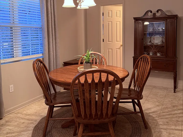 Newly updated
Dining