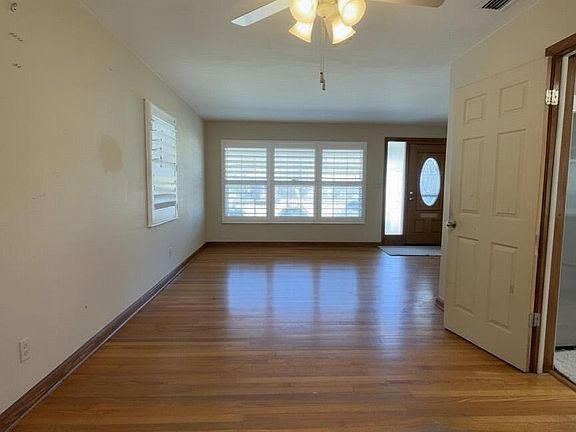 4th image of 1226 HALIFAX Road