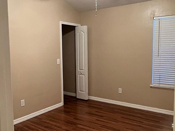 2nd image of 114 Wilton Cir