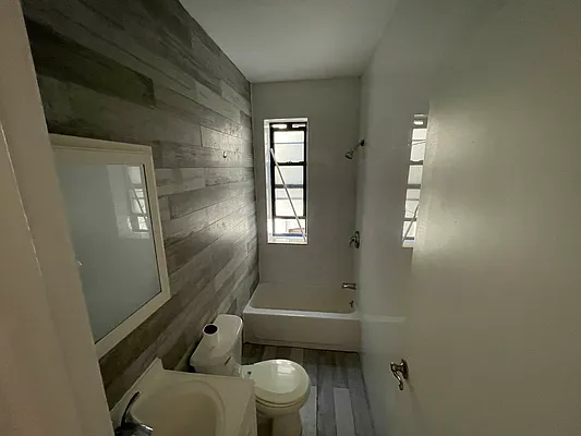 Rented by Bohemia Realty Group | media 10