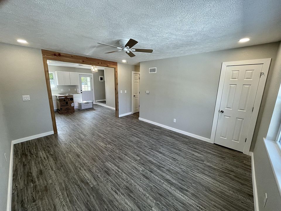 1st image of 616 N 6th St