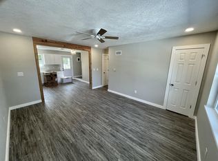 616 N 6th St, Rogers, AR 72756