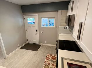6088 De La Rosa Ln #2, Oceanside, CA 92057