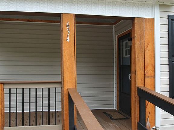 2nd image of 634 Black St E
