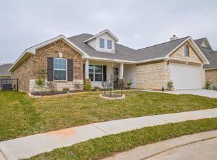 617 Dogwood Ct, Sealy, TX 77474