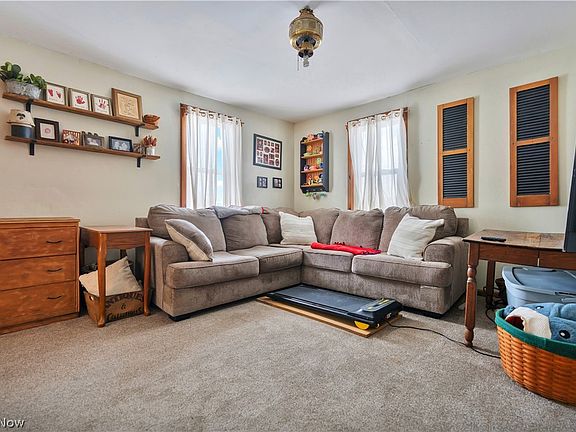 5th image of 13222 Lexington Ave NE