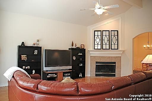 3rd image of 71 Oakwell Farms Pkwy #71