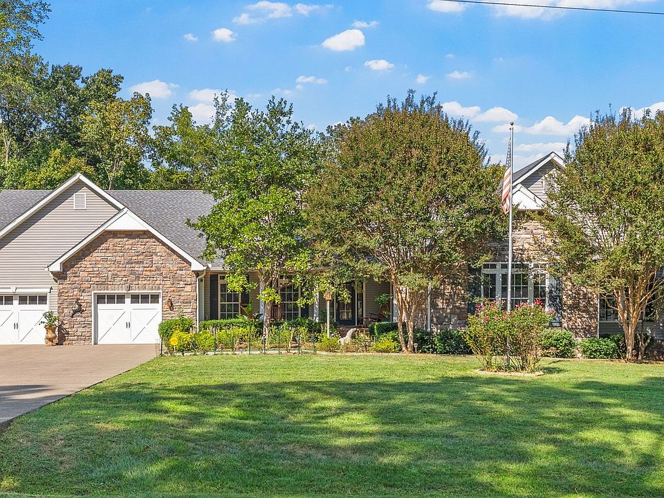 1st image of 659 Cornwall Rd