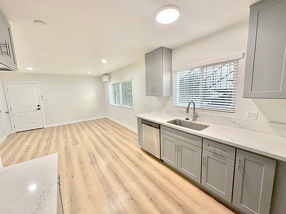 3rd image of 3926 Inglewood Blvd APT 4