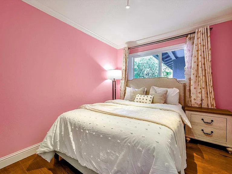 300 Salsbury Dr — Photo 12