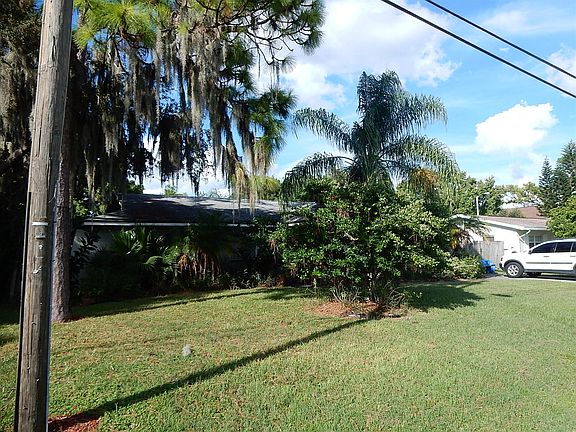3rd image of 60 Lake Shore Dr