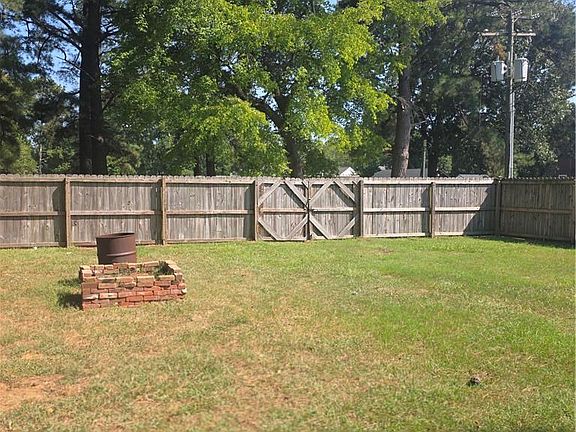 4th image of 1076 Big Bethel Rd