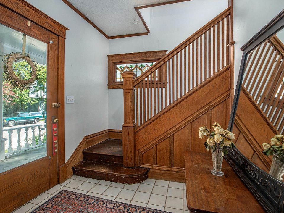 525 Hubbard St, Allegan, MI 49010 Zillow