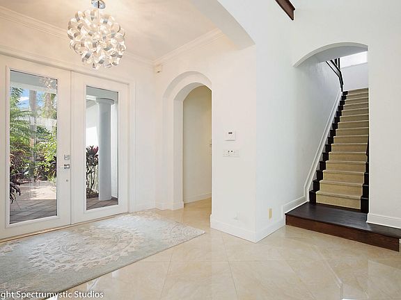 Home For Sale In Woodfield Country Club