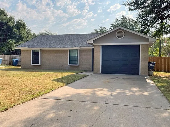 710 Southwood Dr, Athens, TX 75751