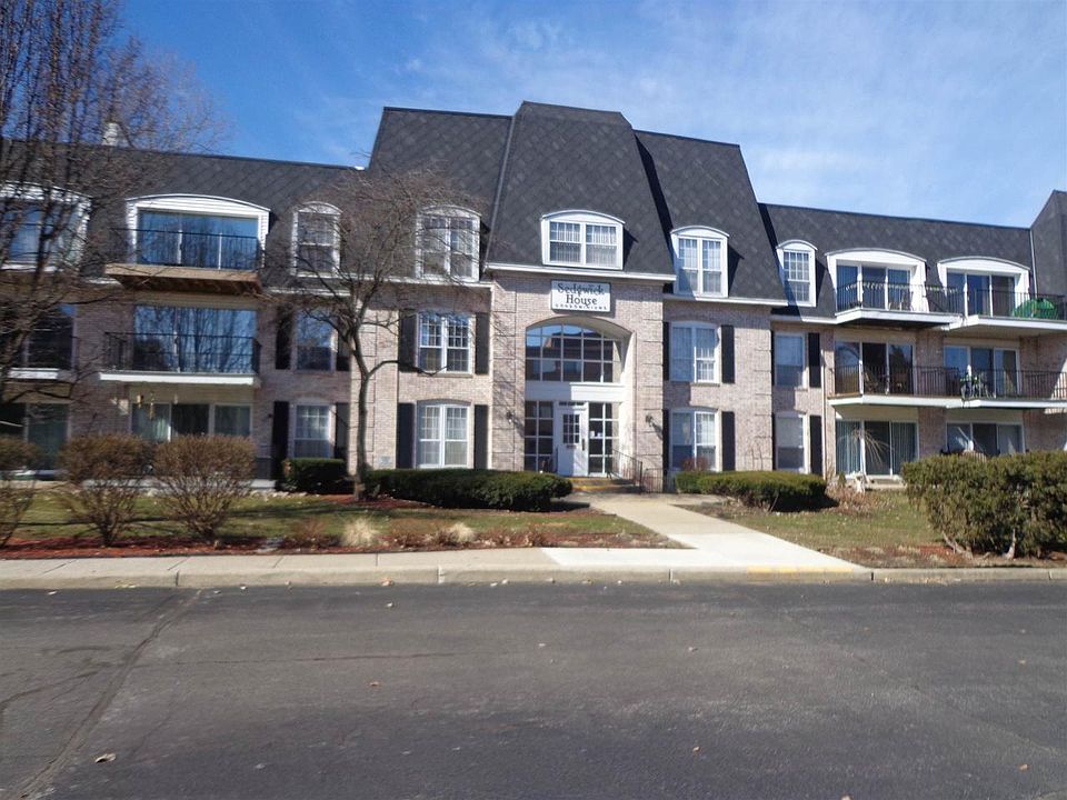 1st image of 820 Lincolnway W APT 302