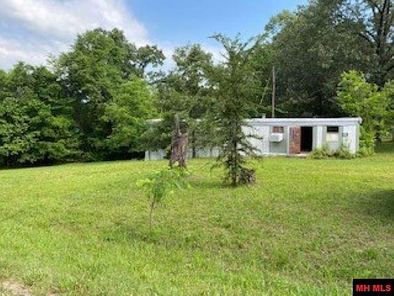 3rd image of 15 Boggs Dr