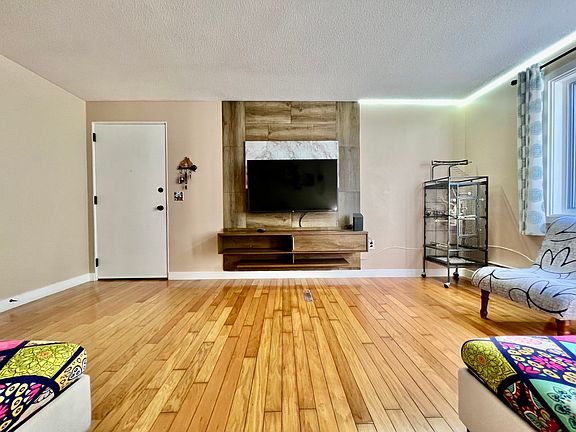 5th image of 38 Lane Ave APT B