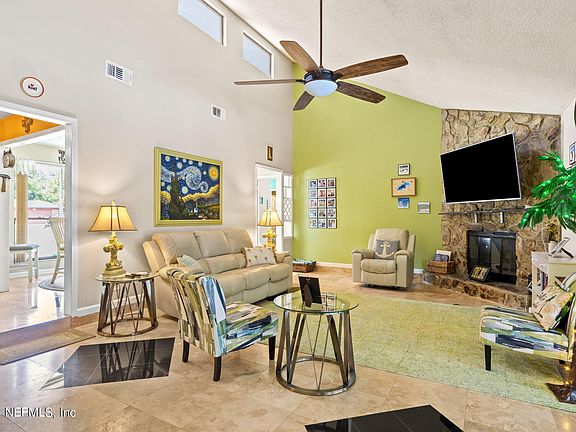 2nd image of 1555 SONOMA Court