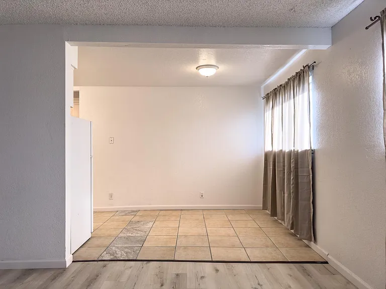 Evergreen Park Apartments — Photo 10