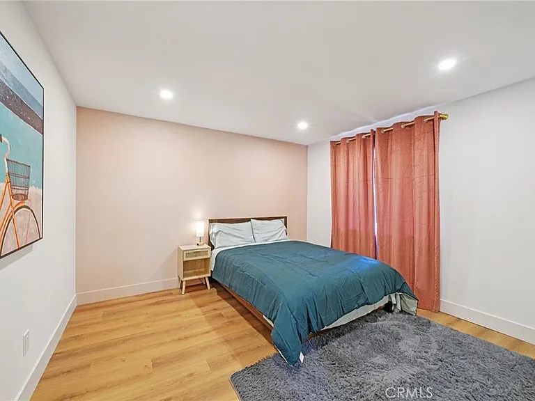 1500 Country Club Dr — Photo 29