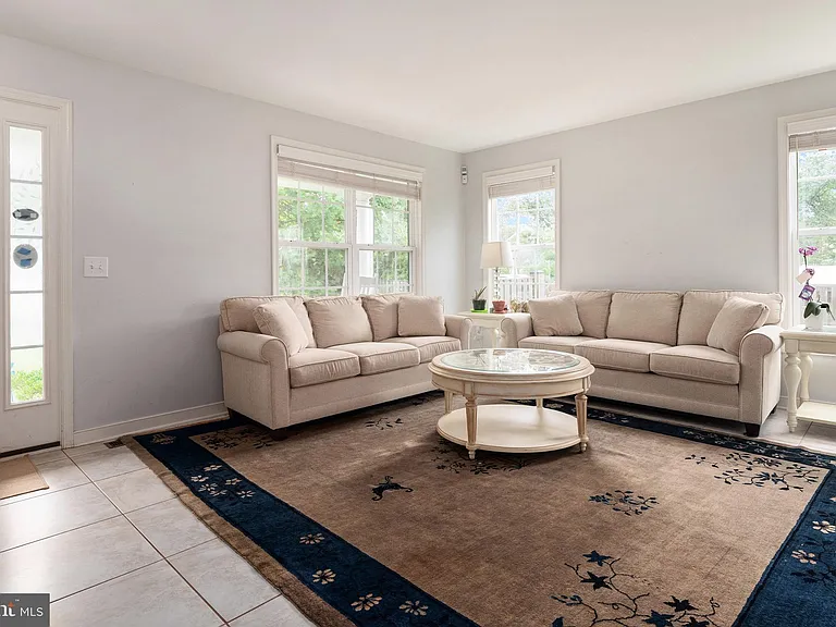 132 Pineview Ave #B — Photo 4