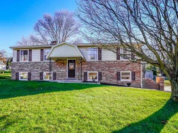 2208 52nd St NE, Canton, OH 44705