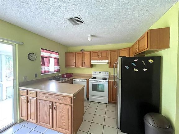 5th image of 2949 SE Ironton Ave