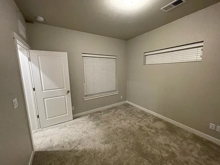 926 Schlagel St #5 — Photo 39