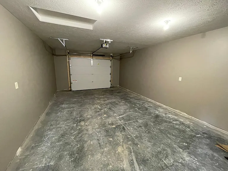 2103 W 38th St — Photo 9