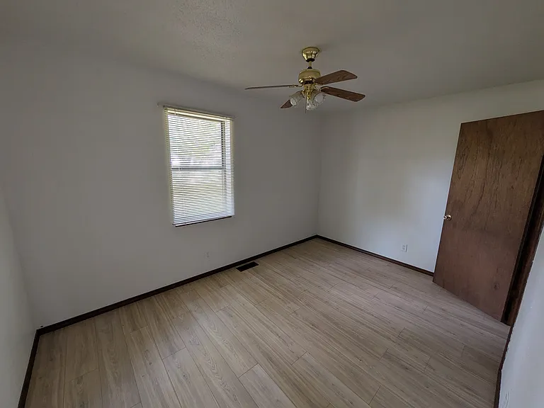 2043 Brentwood Rd — Photo 16