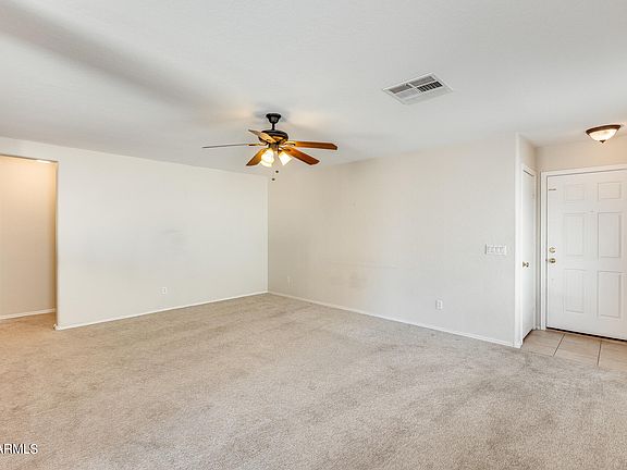 5th image of 28611 N CRYSTAL Drive