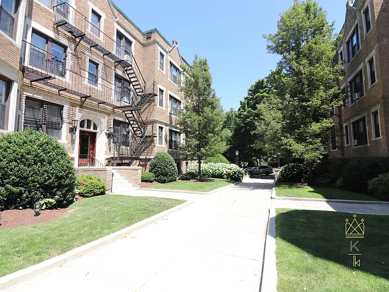 126 Babcock St #28 — Photo 8